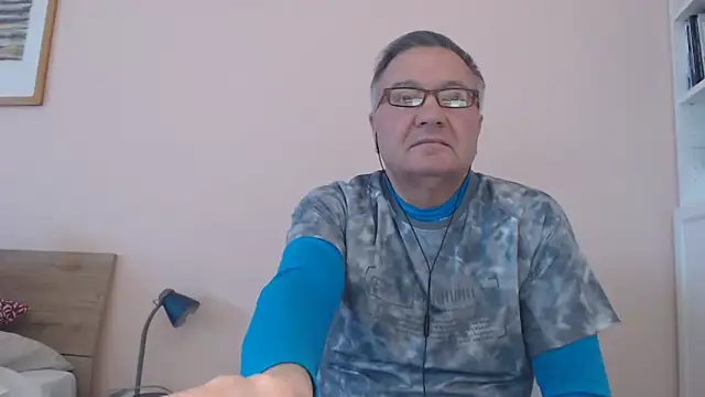 Snapshot of YOU6me chatting on October 4, 2:37 pm YOU6me online show from October 4, 2:37 pm