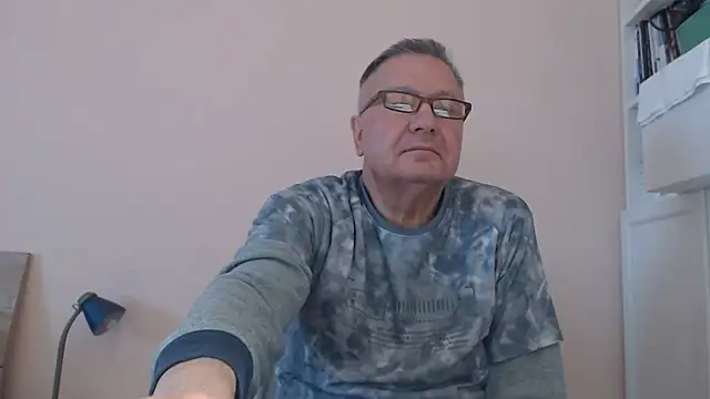 Snapshot of YOU6me chatting on October 7, 2:58 pm YOU6me online show from October 7, 2:58 pm