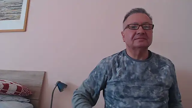 Snapshot of YOU6me chatting on October 9, 9:29 am YOU6me online show from October 9, 9:29 am