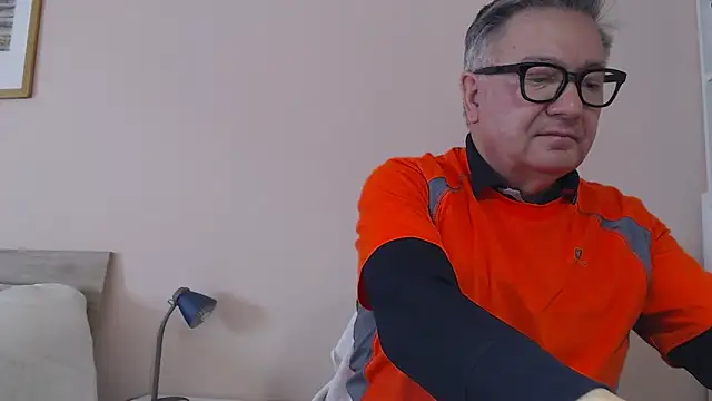 YOU6me online show from December 18, 9:15 am