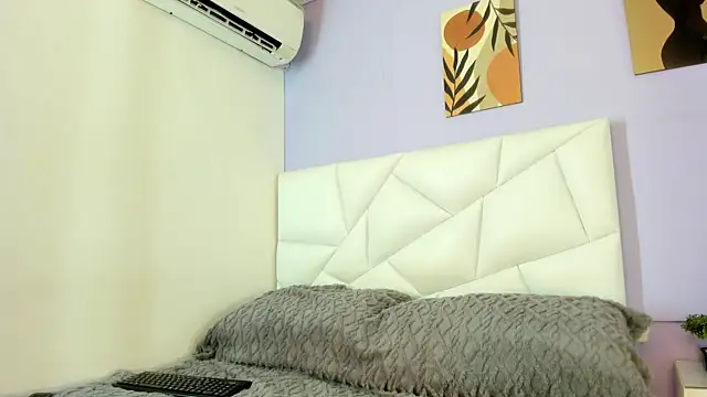 lissetlong69 online show from January 11, 8:33 am