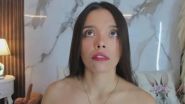 hannahill69 online show from March 4, 6:04 am