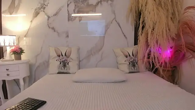 hannahill69 online show from December 2, 5:35 am