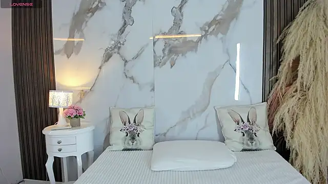 hannahill69 online show from February 21, 4:24 am