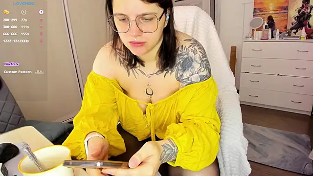 Ophelia mm online show from September 29, 7:57 am