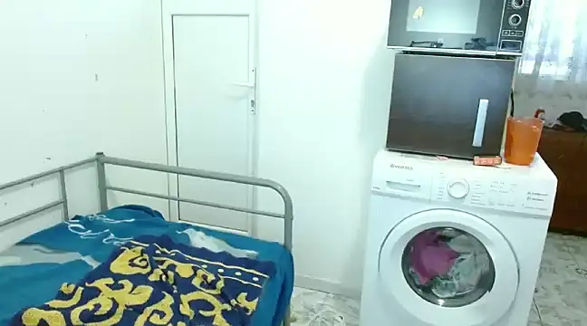 RidemerafSuzana online show from March 19, 10:55 am