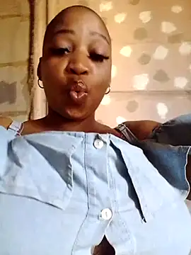 winterqueenx online show from February 28, 3:04 pm