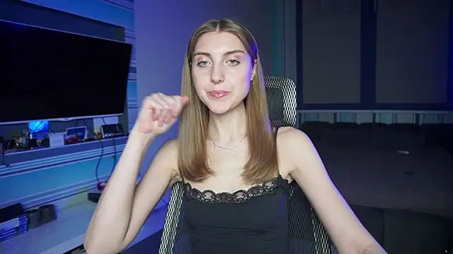 Snapshot of CassiaBlade1 chatting on November 1, 4:42 pm CassiaBlade1 online show from November 1, 4:42 pm