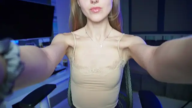 Snapshot of CassiaBlade1 chatting on November 19, 4:29 pm CassiaBlade1 online show from November 19, 4:29 pm