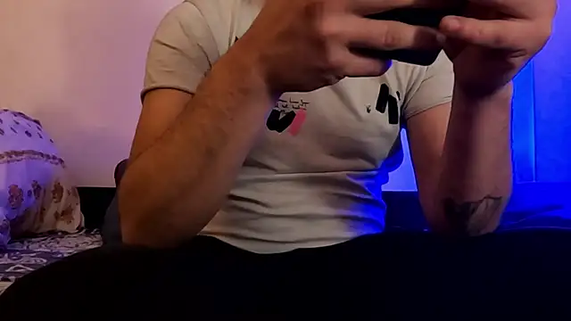 Lucas1andOnly4Girl online show from December 3, 7:44 pm