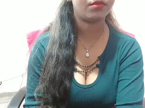 LovingPihu online show from February 13, 8:06 am