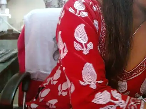 Snapshot of LovingPihu chatting on January 18, 5:44 am LovingPihu online show from January 18, 5:44 am