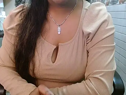 Snapshot of LovingPihu chatting on February 11, 5:45 am LovingPihu online show from February 11, 5:45 am