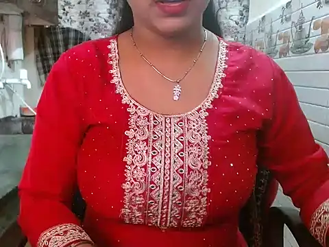 Snapshot of LovingPihu chatting on March 8, 5:55 am LovingPihu online show from March 8, 5:55 am