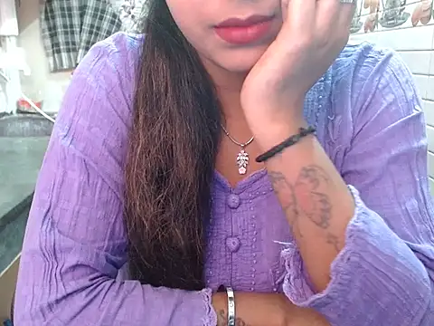 Snapshot of LovingPihu chatting on March 9, 5:33 am LovingPihu online show from March 9, 5:33 am