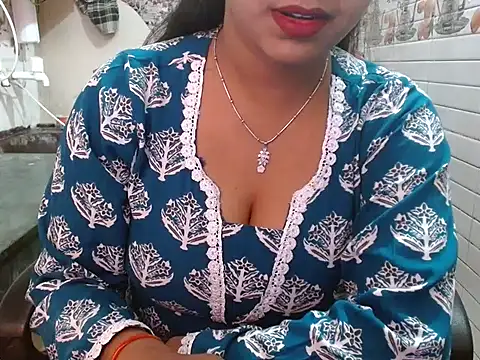Snapshot of LovingPihu chatting on March 24, 5:23 am LovingPihu online show from March 24, 5:23 am