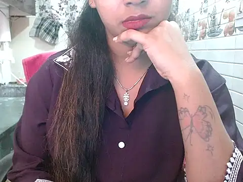 Snapshot of LovingPihu chatting on March 25, 5:46 am LovingPihu online show from March 25, 5:46 am