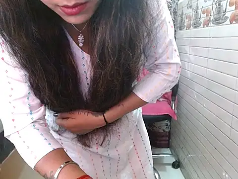 Snapshot of LovingPihu chatting on March 30, 6:03 am LovingPihu online show from March 30, 6:03 am