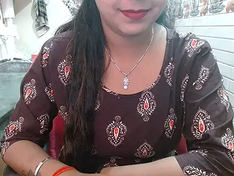 Snapshot of LovingPihu chatting on April 2, 5:27 am LovingPihu online show from April 2, 5:27 am