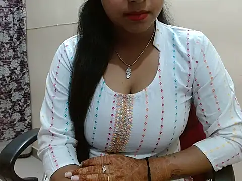 Snapshot of LovingPihu chatting on April 14, 5:13 am LovingPihu online show from April 14, 5:13 am