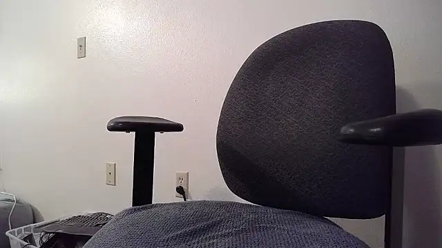 Snapshot of TrevorSteele chatting on January 9, 4:48 am TrevorSteele online show from January 9, 4:48 am