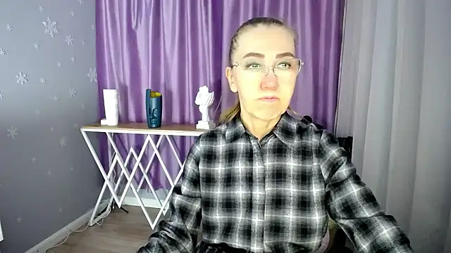 queen a n i online show from January 27, 7:56 am