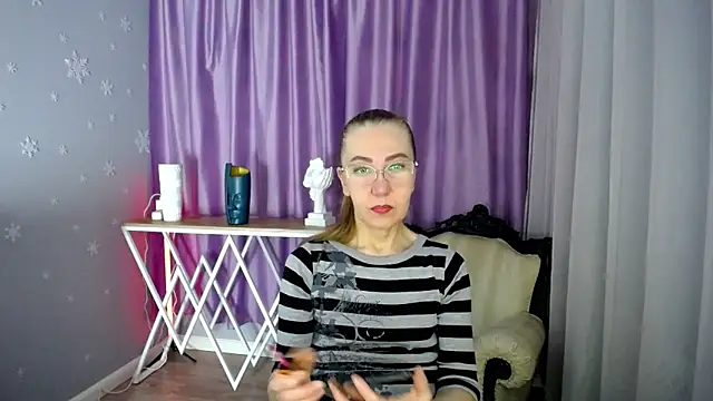 queen a n i online show from January 30, 8:54 am