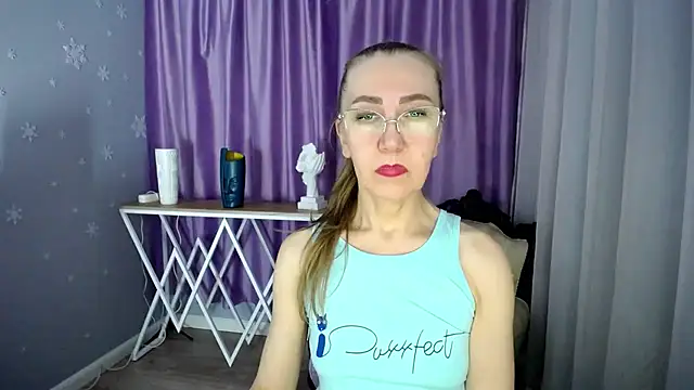 queen a n i online show from February 1, 11:54 am