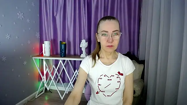 queen a n i online show from February 10, 7:26 am