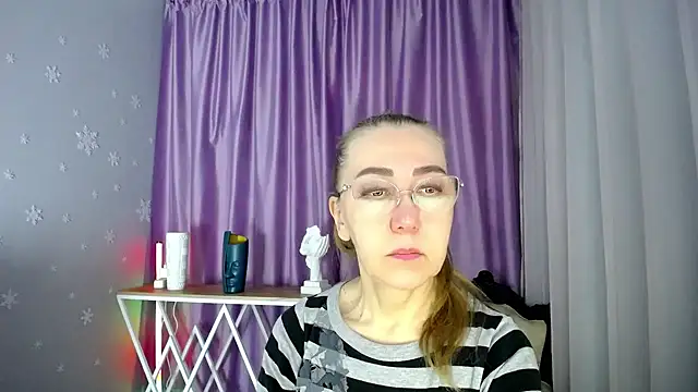 queen a n i online show from February 22, 9:01 am