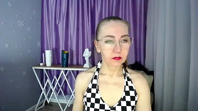 queen a n i online show from February 26, 8:59 am