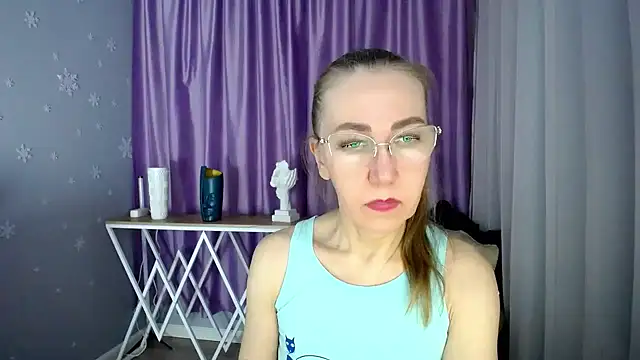 queen a n i online show from February 26, 12:25 pm