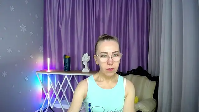 queen a n i online show from September 13, 10:37 am