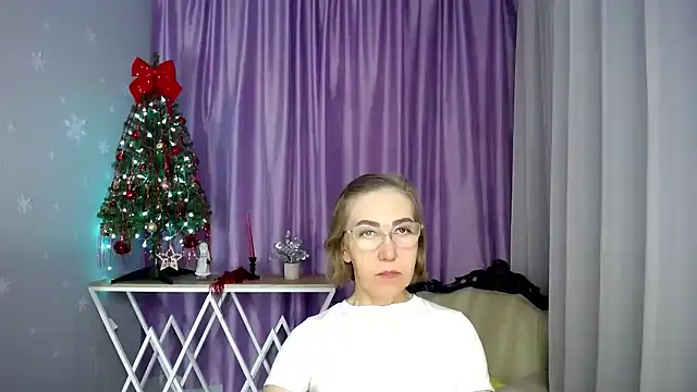 queen a n i online show from February 28, 7:53 am