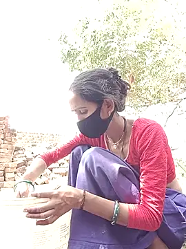 Snapshot of Mohni_Das chatting on May 14, 5:03 am Mohni Das online show from May 14, 5:03 am