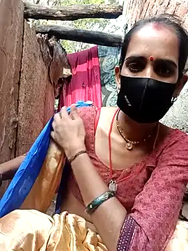 Snapshot of Mohni_Das chatting on July 4, 2:18 am Mohni Das online show from July 4, 2:18 am