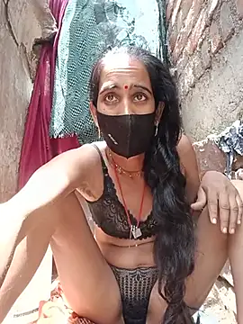 Snapshot of Mohni_Das chatting on July 8, 6:40 am Mohni Das online show from July 8, 6:40 am