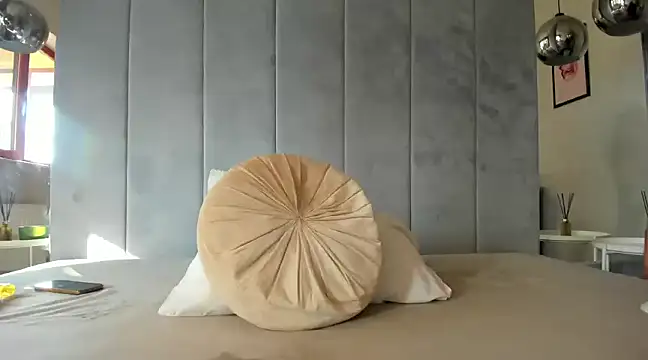 Naila18 online show from December 13, 11:55 am