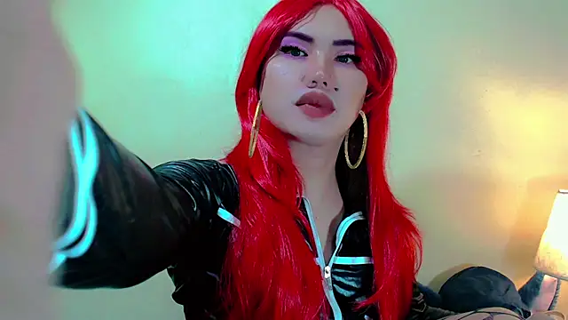 Snapshot of beatrice_21 chatting on July 11, 9:49 pm beatrice 21 online show from July 11, 9:49 pm
