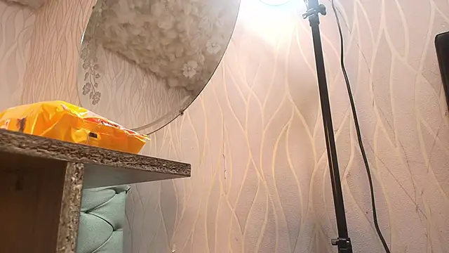 lay navas online show from March 22, 7:09 pm