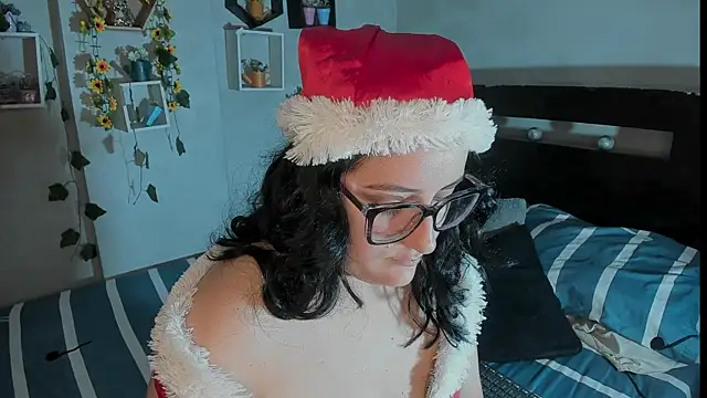 Snapshot of Cherry_jhoana chatting on December 24, 12:44 pm Cherry jhoana online show from December 24, 12:44 pm