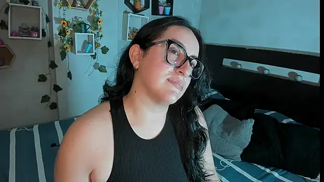 Snapshot of Cherry_jhoana chatting on February 2, 12:30 am Cherry jhoana online show from February 2, 12:30 am