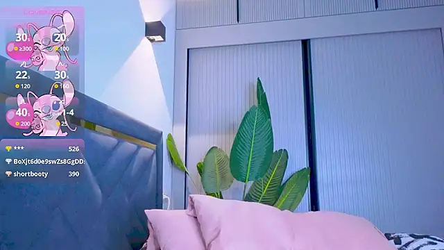 Mia Tin online show from October 15, 2:28 pm