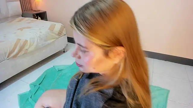 EYMI TOMSOM online show from October 28, 11:03 am