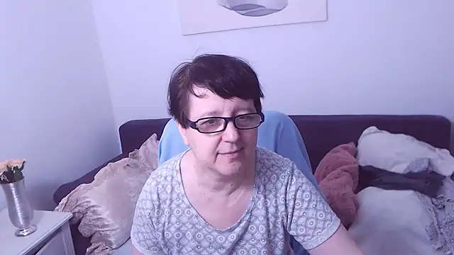 ChristaRose online show from April 18, 7:58 pm