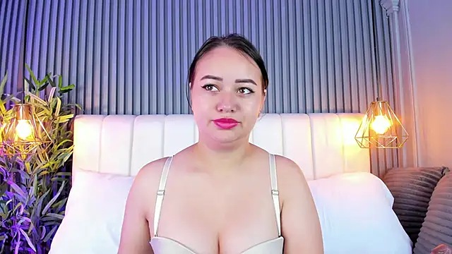 AnaisClark online show from October 28, 11:25 am