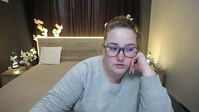 Snapshot of XX_Daniella_XX chatting on April 23, 6:25 am XX Daniella XX online show from April 23, 6:25 am