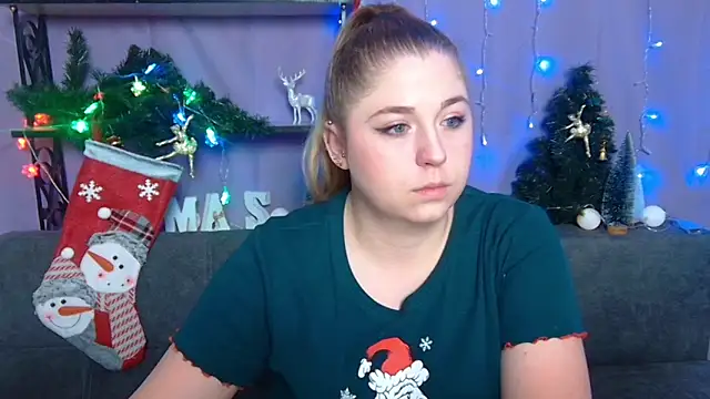 Snapshot of JessikaDaniel chatting on December 18, 7:15 am JessikaDaniel online show from December 18, 7:15 am