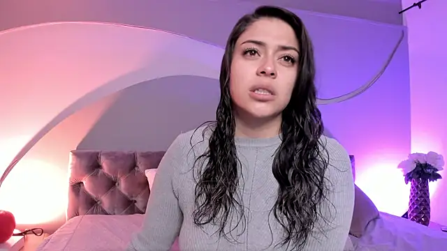 Nicolle W online show from February 25, 11:52 am