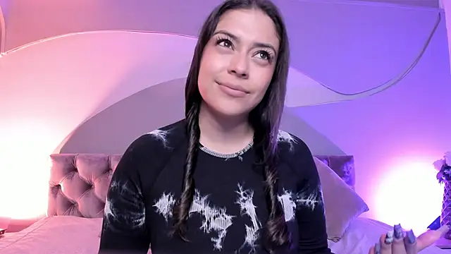 Nicolle W online show from February 26, 11:52 am